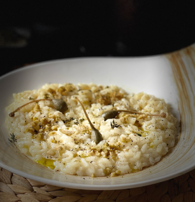 RISOTTO ALL’ONDA CAFFÈ, CREMA E POLVERE DI CAPPERI 03 RISOTTO ALL’ONDA CAFFÈ, CREMA E POLVERE DI CAPPERI 03